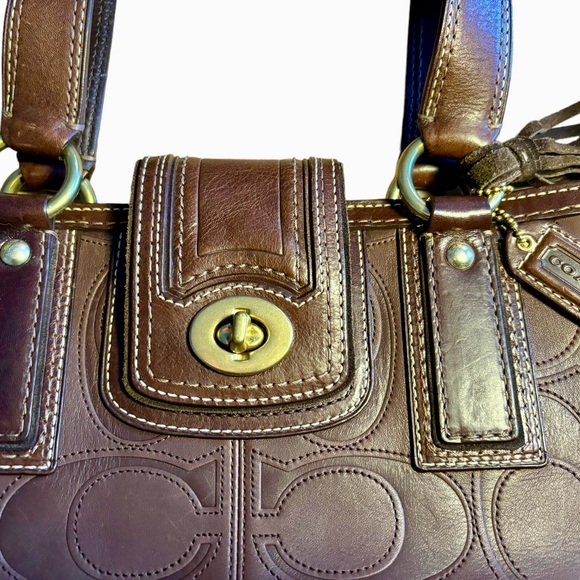 COPY - EUC COACH SIGNATURE EMBOSSED HAMILTON HANDBAG - Picture 3 of 13